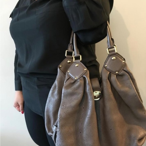 LOUIS VUITTON MAHINA L BAG - Picture 2 of 4